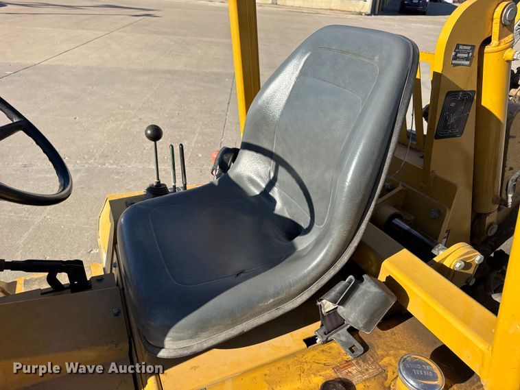 image for item EN0867 2006 Vermeer RT350 trencher