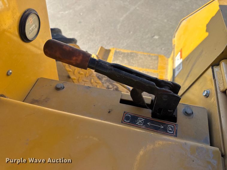 image for item EN0867 2006 Vermeer RT350 trencher