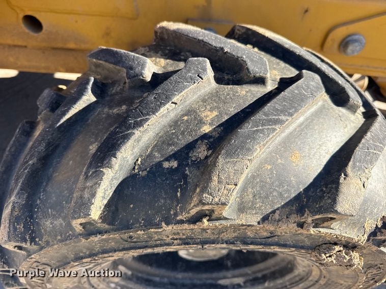 image for item EN0867 2006 Vermeer RT350 trencher