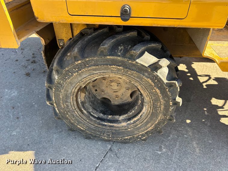 image for item EN0867 2006 Vermeer RT350 trencher