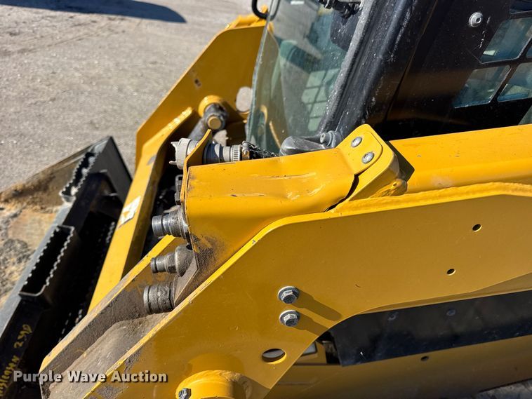 image for item EN0871 2017 Caterpillar 239D tracked skid steer loader