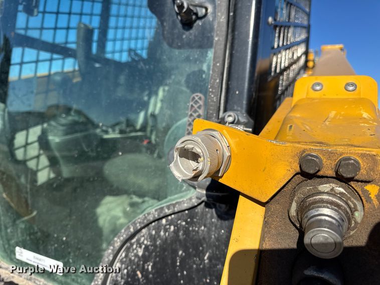 image for item EN0871 2017 Caterpillar 239D tracked skid steer loader