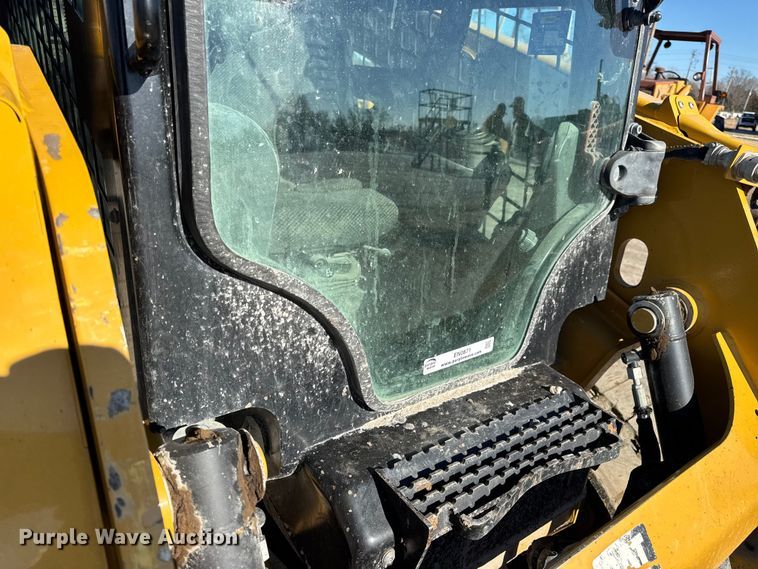 image for item EN0871 2017 Caterpillar 239D tracked skid steer loader