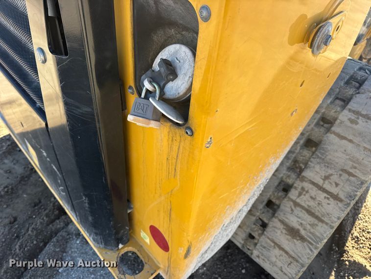 image for item EN0871 2017 Caterpillar 239D tracked skid steer loader