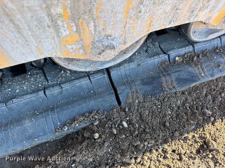 image for item EN0871 2017 Caterpillar 239D tracked skid steer loader