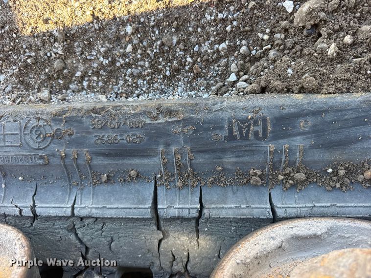 image for item EN0871 2017 Caterpillar 239D tracked skid steer loader