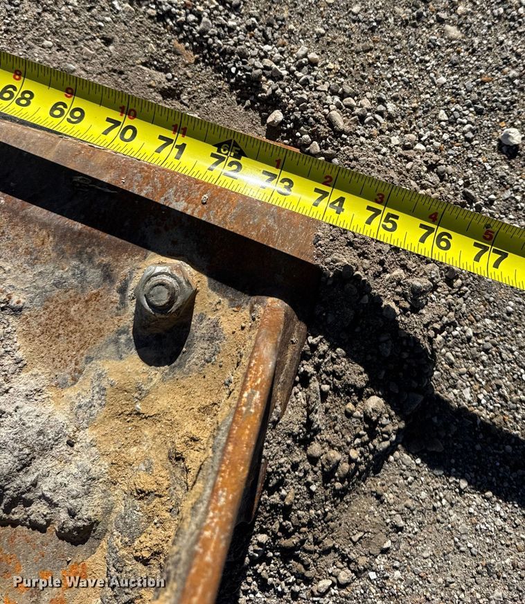 image for item EN0871 2017 Caterpillar 239D tracked skid steer loader