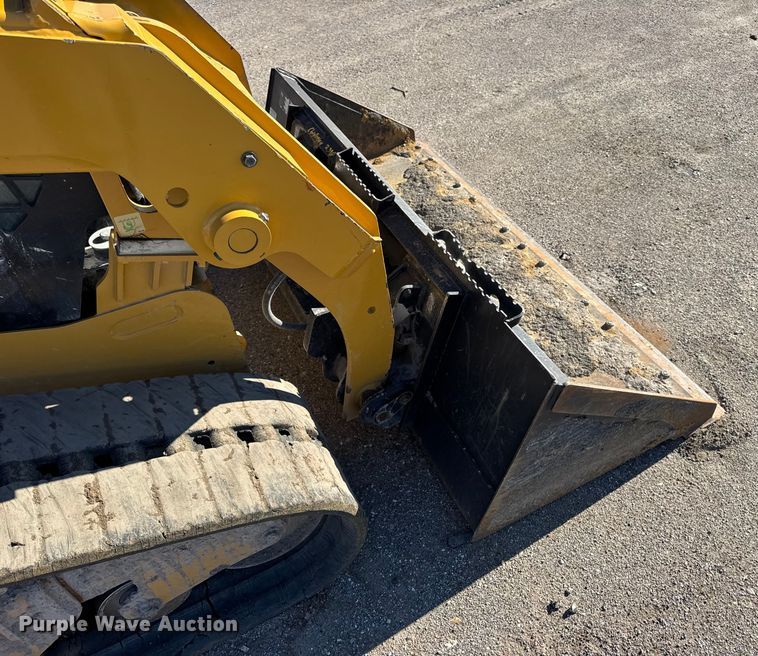 image for item EN0871 2017 Caterpillar 239D tracked skid steer loader