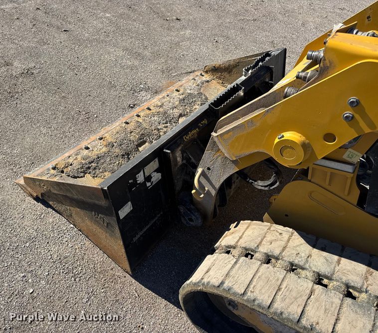 image for item EN0871 2017 Caterpillar 239D tracked skid steer loader