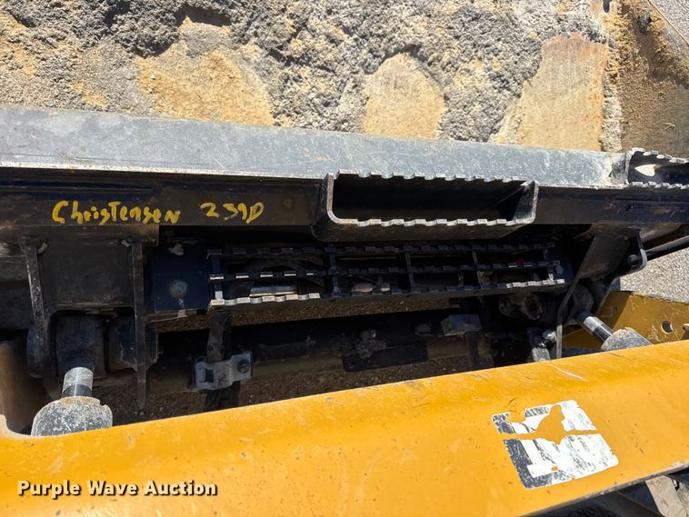 image for item EN0871 2017 Caterpillar 239D tracked skid steer loader