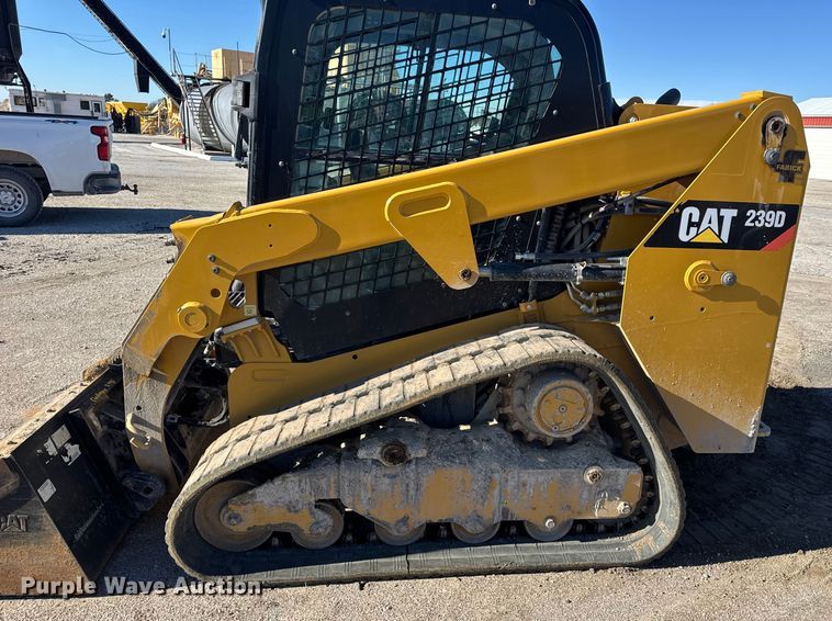 image for item EN0871 2017 Caterpillar 239D tracked skid steer loader