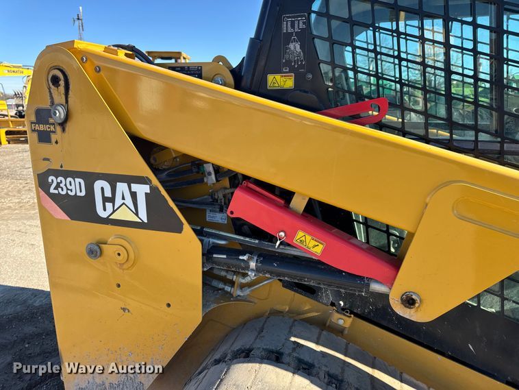 image for item EN0871 2017 Caterpillar 239D tracked skid steer loader