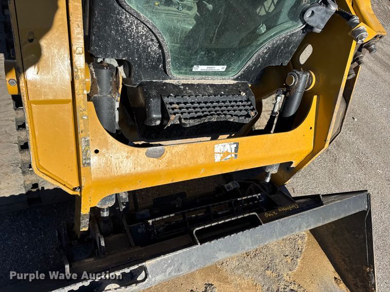 image for item EN0871 2017 Caterpillar 239D tracked skid steer loader