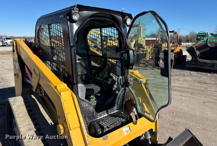 image for item EN0871 2017 Caterpillar 239D tracked skid steer loader