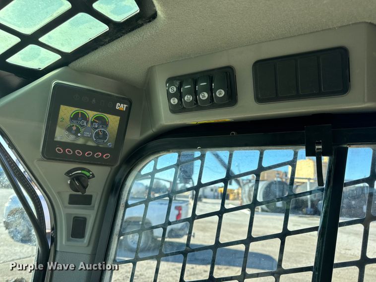 image for item EN0871 2017 Caterpillar 239D tracked skid steer loader