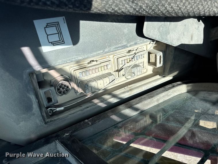 image for item EN0871 2017 Caterpillar 239D tracked skid steer loader