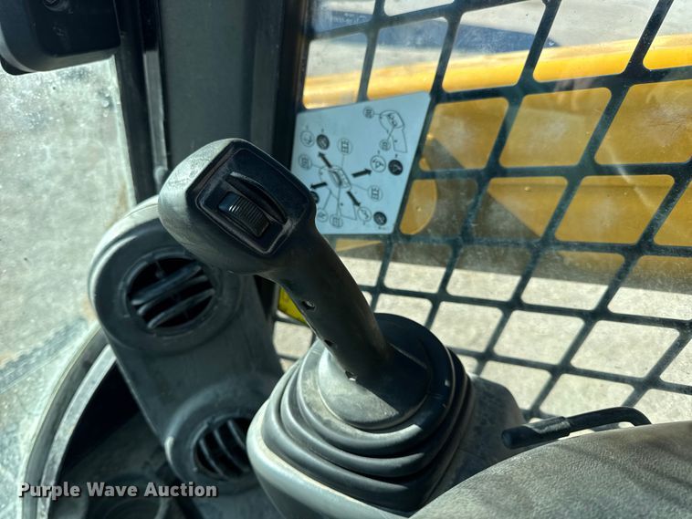 image for item EN0871 2017 Caterpillar 239D tracked skid steer loader