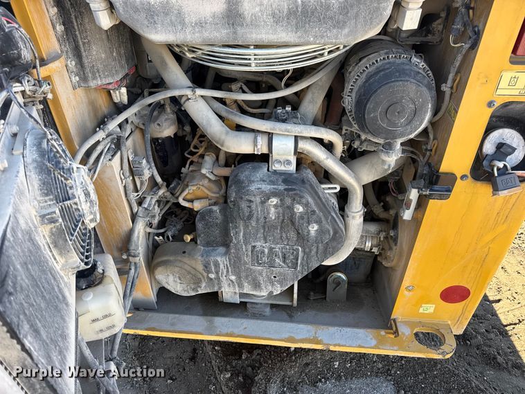 image for item EN0871 2017 Caterpillar 239D tracked skid steer loader