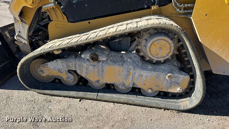 image for item EN0871 2017 Caterpillar 239D tracked skid steer loader