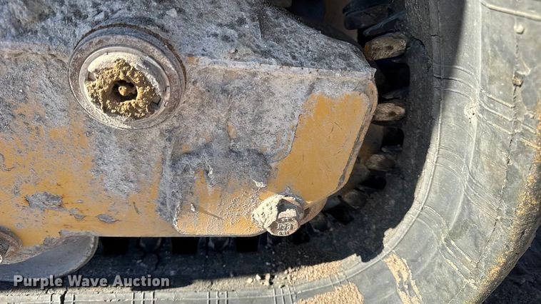 image for item EN0871 2017 Caterpillar 239D tracked skid steer loader