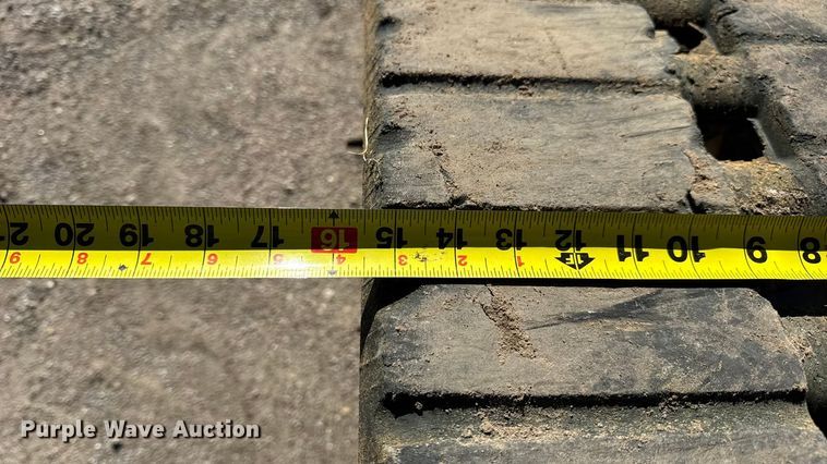 image for item EN0871 2017 Caterpillar 239D tracked skid steer loader