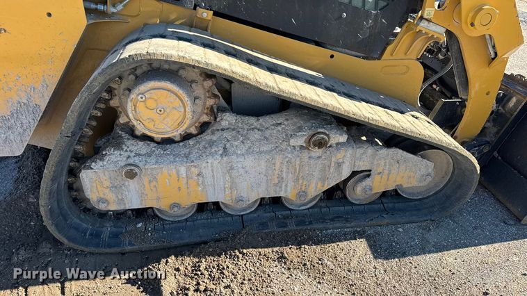 image for item EN0871 2017 Caterpillar 239D tracked skid steer loader