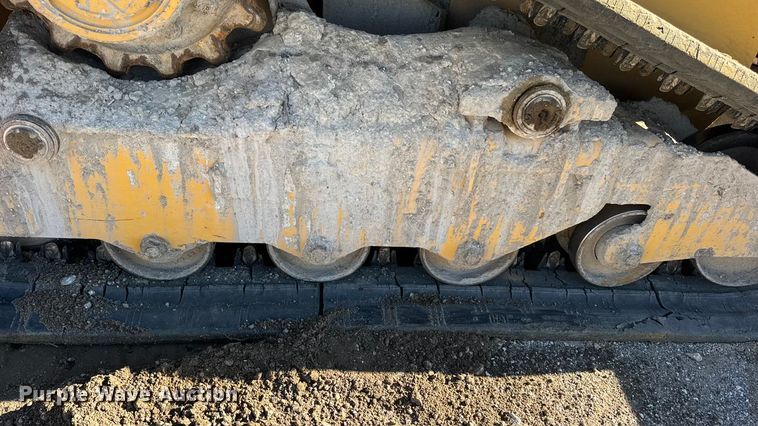 image for item EN0871 2017 Caterpillar 239D tracked skid steer loader