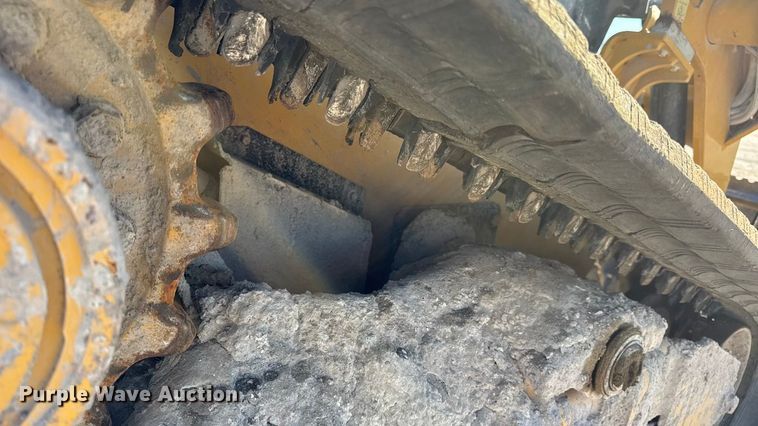 image for item EN0871 2017 Caterpillar 239D tracked skid steer loader