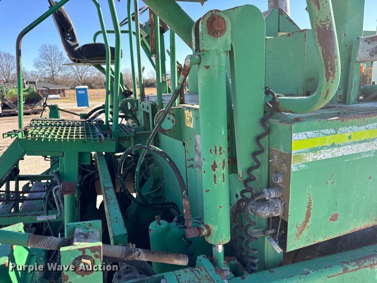 image for item EN0872 Barber-Greene BG240B screed