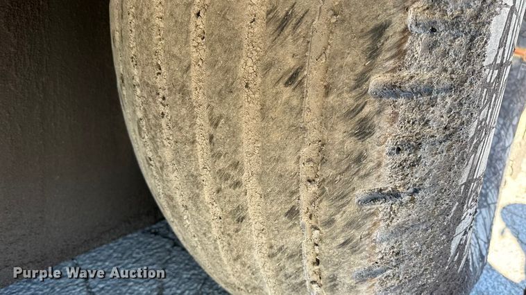 image for item EN0872 Barber-Greene BG240B screed