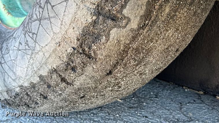 image for item EN0872 Barber-Greene BG240B screed