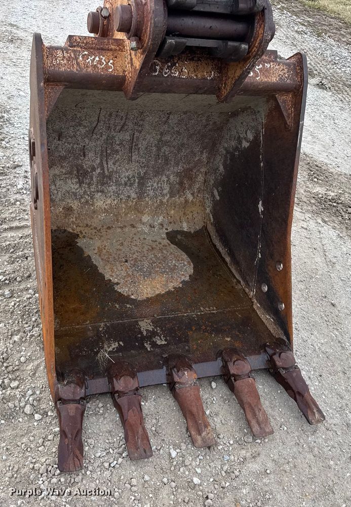 image for item EN0874 2007 Case CX135SR excavator