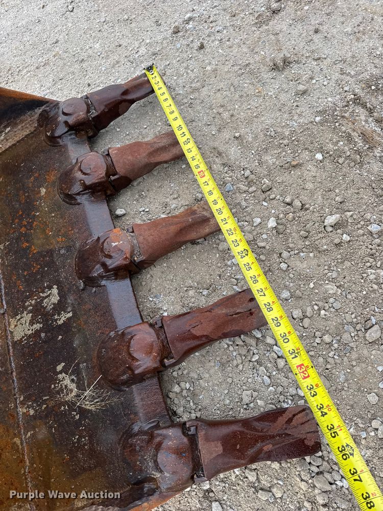 image for item EN0874 2007 Case CX135SR excavator