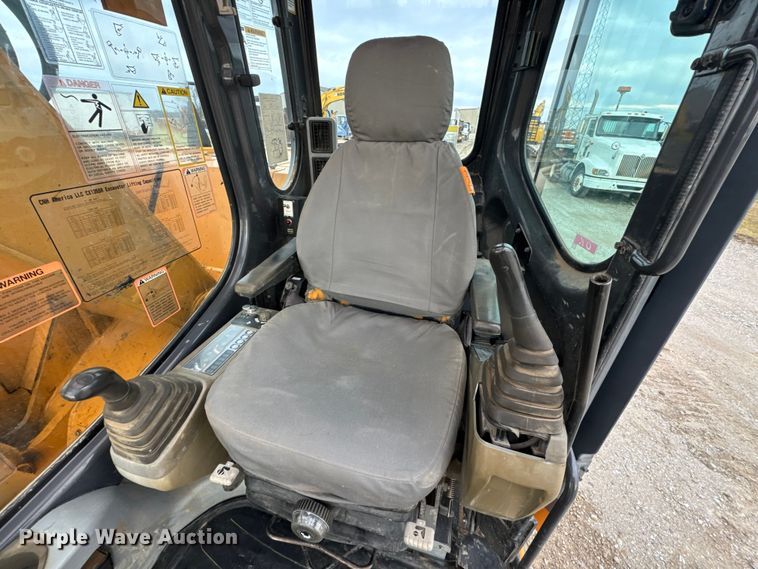 image for item EN0874 2007 Case CX135SR excavator
