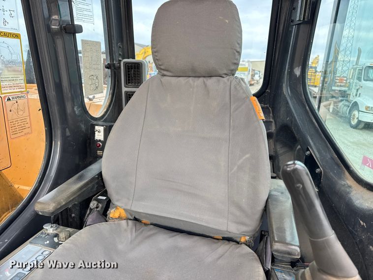 image for item EN0874 2007 Case CX135SR excavator