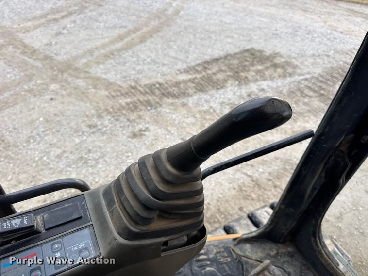 image for item EN0874 2007 Case CX135SR excavator