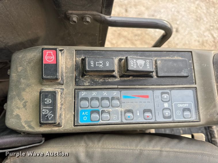 image for item EN0874 2007 Case CX135SR excavator