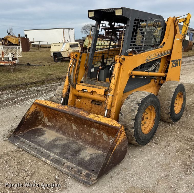 image for item EN0875 1999 Case 75XT skid steer loader