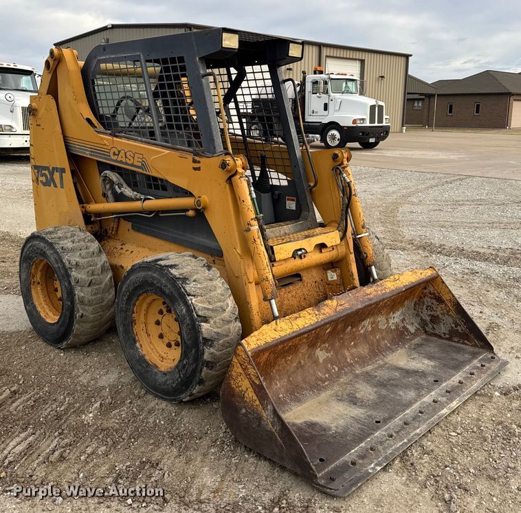 image for item EN0875 1999 Case 75XT skid steer loader
