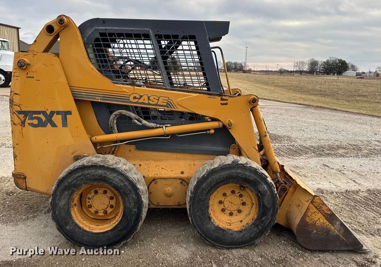image for item EN0875 1999 Case 75XT skid steer loader