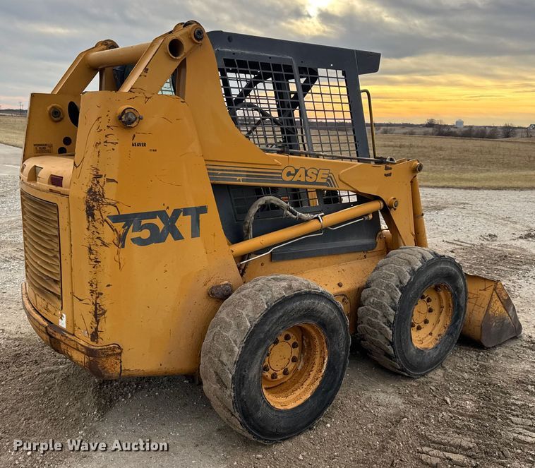 image for item EN0875 1999 Case 75XT skid steer loader