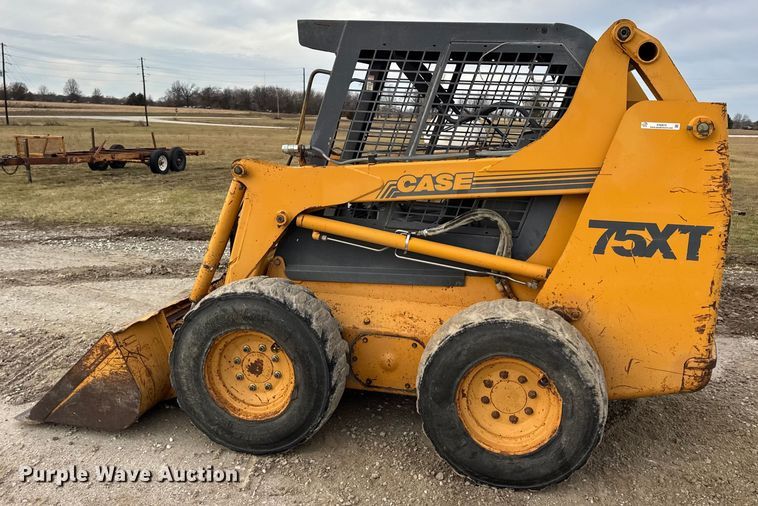 image for item EN0875 1999 Case 75XT skid steer loader