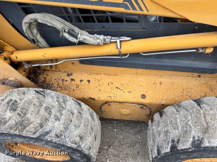 image for item EN0875 1999 Case 75XT skid steer loader