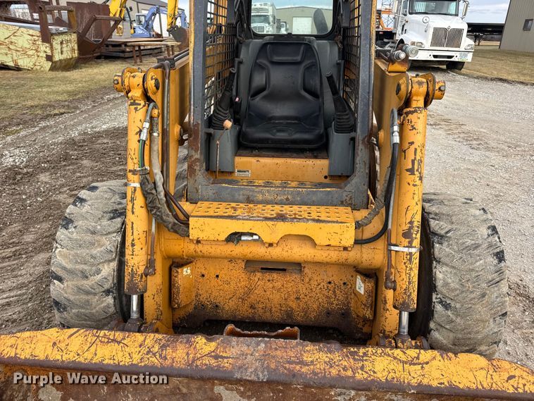 image for item EN0875 1999 Case 75XT skid steer loader