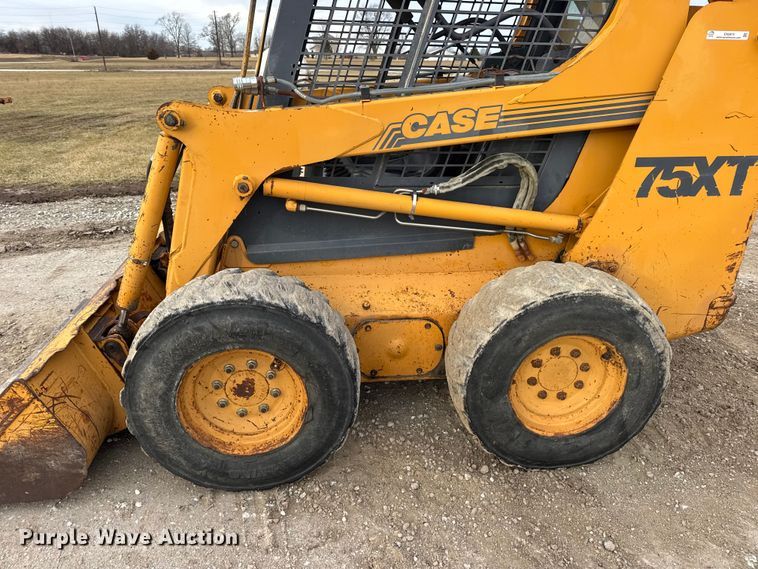 image for item EN0875 1999 Case 75XT skid steer loader