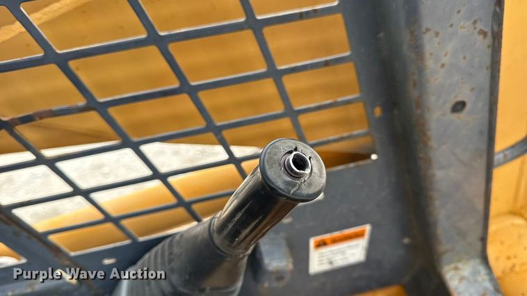 image for item EN0875 1999 Case 75XT skid steer loader