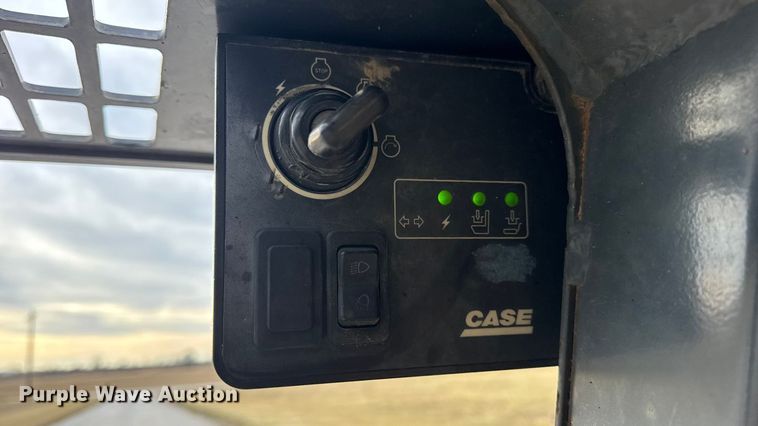 image for item EN0875 1999 Case 75XT skid steer loader