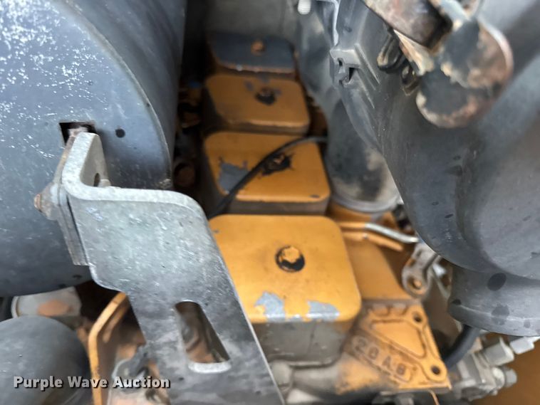 image for item EN0875 1999 Case 75XT skid steer loader