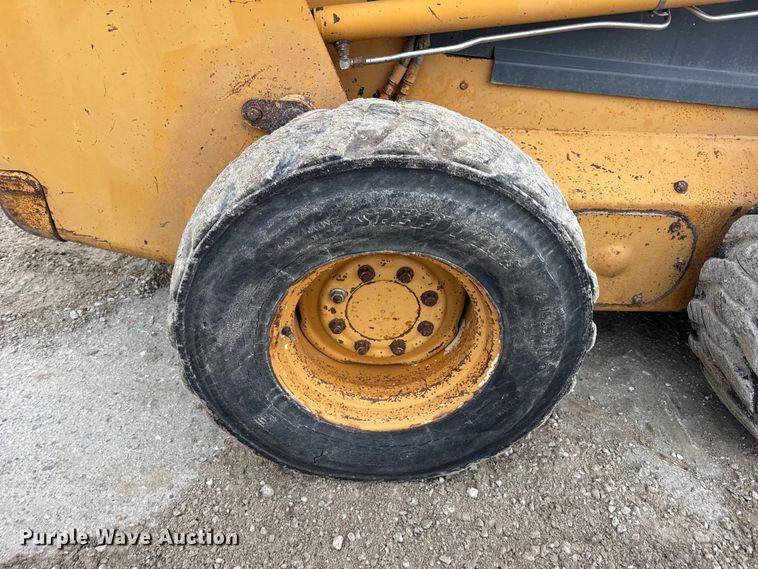 image for item EN0875 1999 Case 75XT skid steer loader