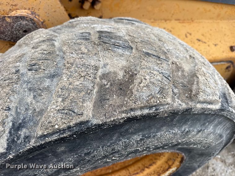 image for item EN0875 1999 Case 75XT skid steer loader